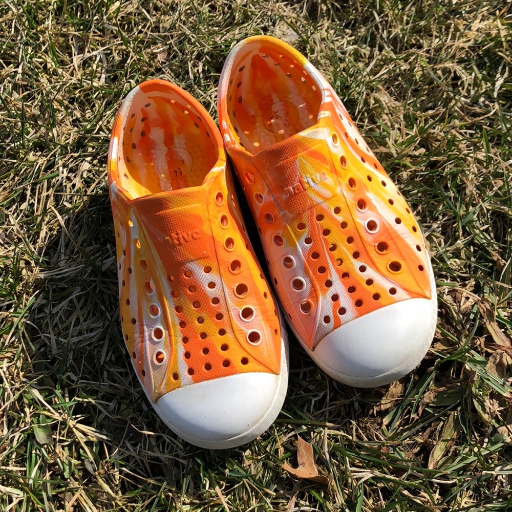 Native Jefferson Yellow and Orange Marble Child Size 10